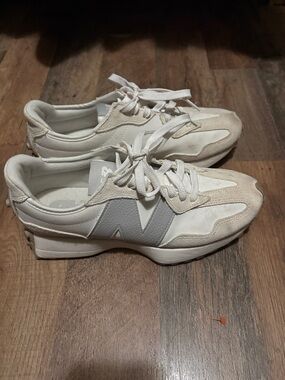 New Balance Women's Retro Runner Sneakers - Cream/Light Gray